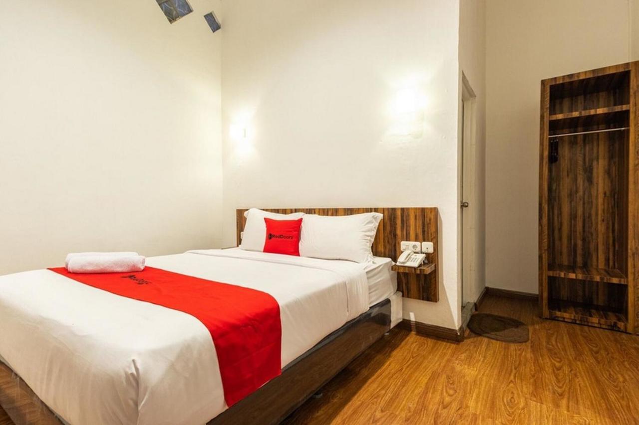 Reddoorz @ Binjai Hotel Bagian luar foto